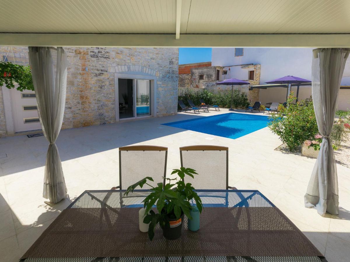 Holiday Home Villa Karmen Sveti Petar u Sumi Exterior foto